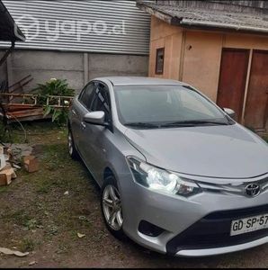 Toyota yaris 2014