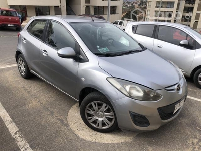 Mazda 2 2012