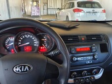 Vento Kia Rio 5