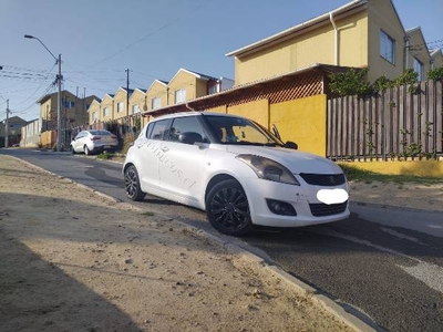 SUZUKI SWIFT GL FULL - 2014