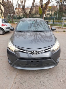 Vendo auto Toyota yaris, usado