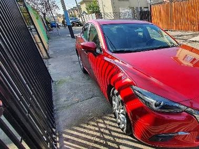 Vendo Mazda 3 FULL Rojo automatico unico dueño 2018