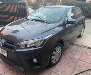 Vendo Toyota Yaris Sport Automático