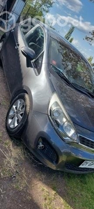 Kia rio 5 2012