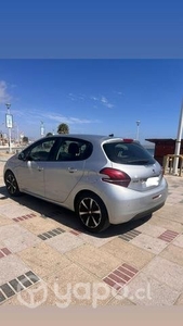 Peugeot 208 impecable