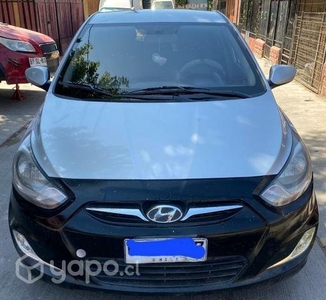 Hyundai accent 2014 full equipo