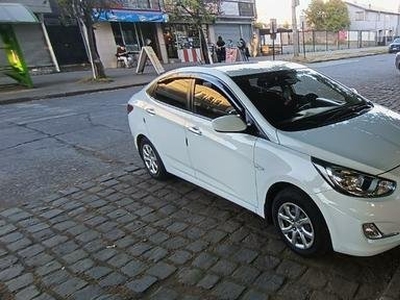 Hyundai Acent Rb 1,4cc, año 2014, caja sexta
