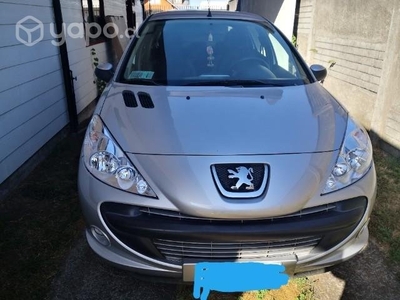 Peugeot 207 compact x line 1.4 mec