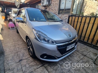 PEUGEOT 208 Allure full 2018 impecable