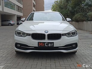 BMW 320i OTTO Automóviles 2019