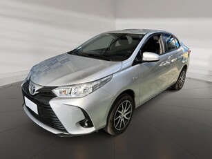 TOYOTA YARIS SEDAN GLI AUT Automóviles 2022