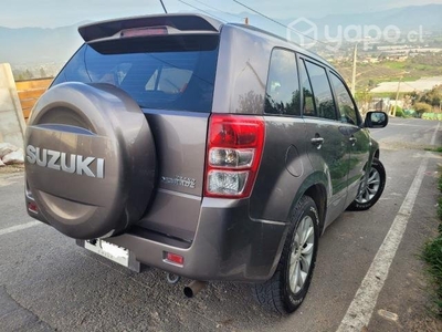 Suzuki Grand Nomade full 2015