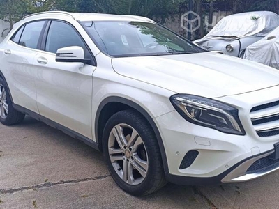 Mercedes-benz gla 200 2015