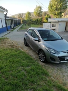 Mazda 2, 2014, full, mecánico, aire acond.
