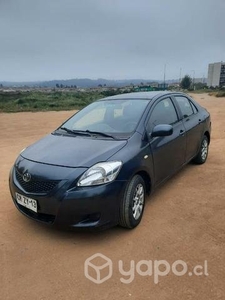 Toyota Yaris GLI 1.5 Automático