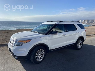 Ford Explorer 2015 4x4 XLT, Impecable