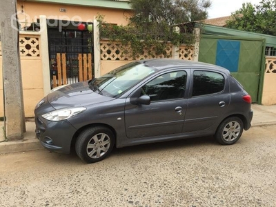 Peugeot 207 2012