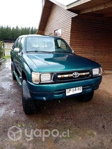 Toyota Hilux doble cabina 4x4