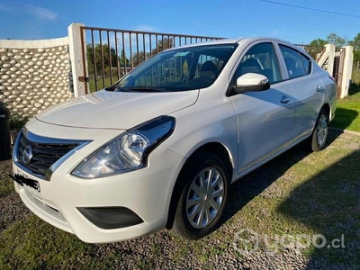 Nissan versa full como nuevo