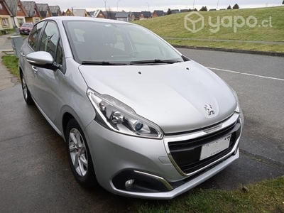 Peugeot 208 active hdi 1.6 año 2017