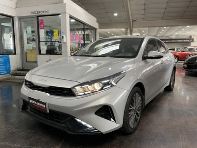 Kia Cerato 5 Ex 1.6 Aut 2023 Usado en Ñuñoa