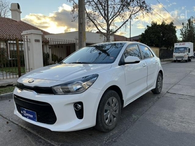 Kia rio 5 2019 / 20% de pie mínimo