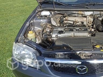 Mazda 323 año 2003