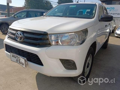 Toyota hilux dx 4wd mecánica 2021
