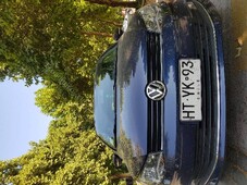 Vendo Volkswagen gol Trendline azul, tiene detalles.
