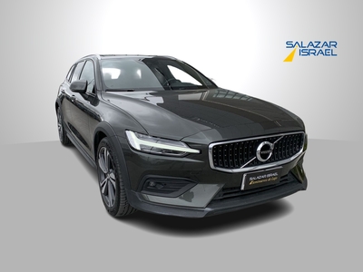 VOLVO V60 V60CC II B5 4X4 2.0 AUT 2022