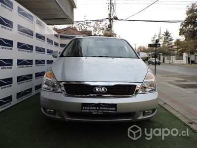 Kia grand carnival limited 2.2 at 2015