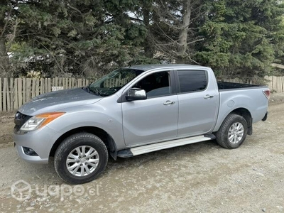 Mazda bt50 impecable