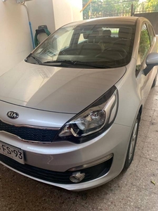 Vendo auto Kia Río 4 automático