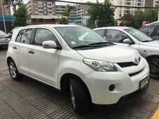 Vendo Toyota Urban Cruiser