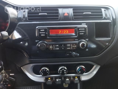 Kia rio 5 2012