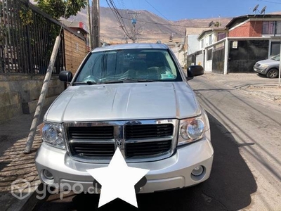 Camioneta Dodge durango 4x2 4.7