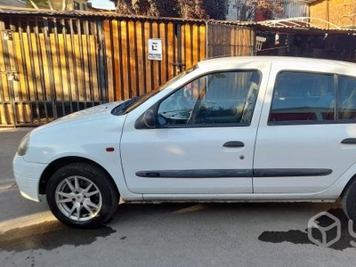 Renault clio 2003 impecable
