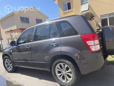 Suzuki grand nomade 2013 4x4