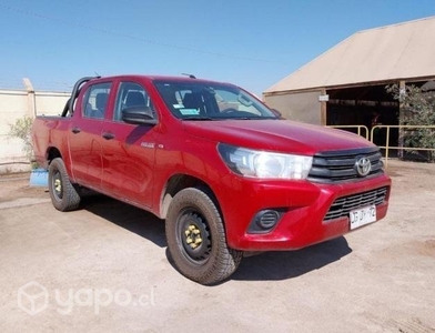 Camioneta toyota, modelo hi lux d cab 4x4 2.4 2019