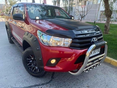 2018 Toyota Hilux 4X4 1 Dueño Recibo Vehiculo