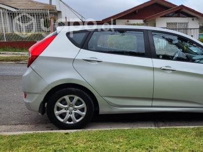 Hyundai accent 2013