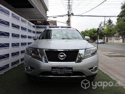 Nissan pathfinder 3.5 4x4 at 2015