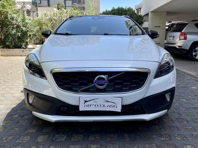 Volvo v40 t5 2.0 cross country limited 4wd 2016