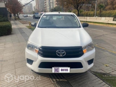 Toyota hilux 2.4d manual dx 2019