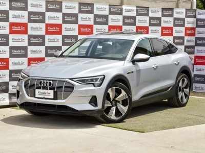 Audi e-Tron $ 73.990.000