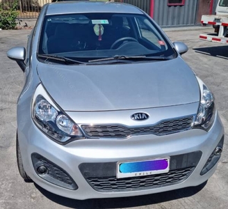 Vendo kia rio 5