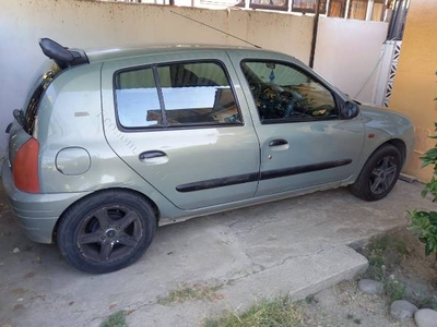 vendo renault clio 1.6 TR