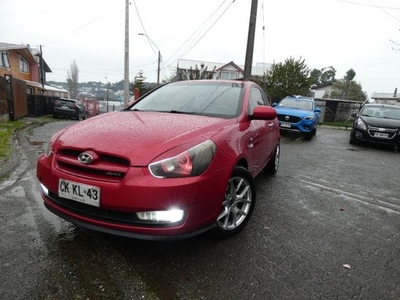 Hyundai accent 2010