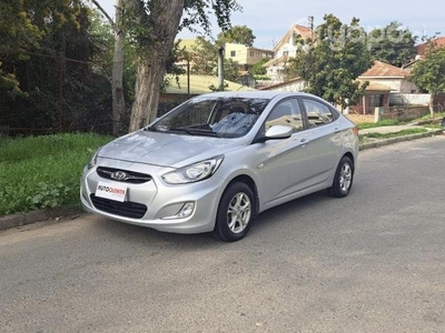 Hyundai accent 2014