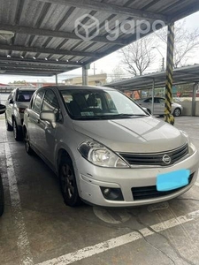 Nissan tiida versión Sport automático